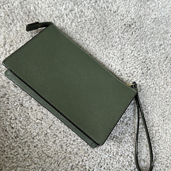 Olive kate spade wristlet - Picture 2 of 5